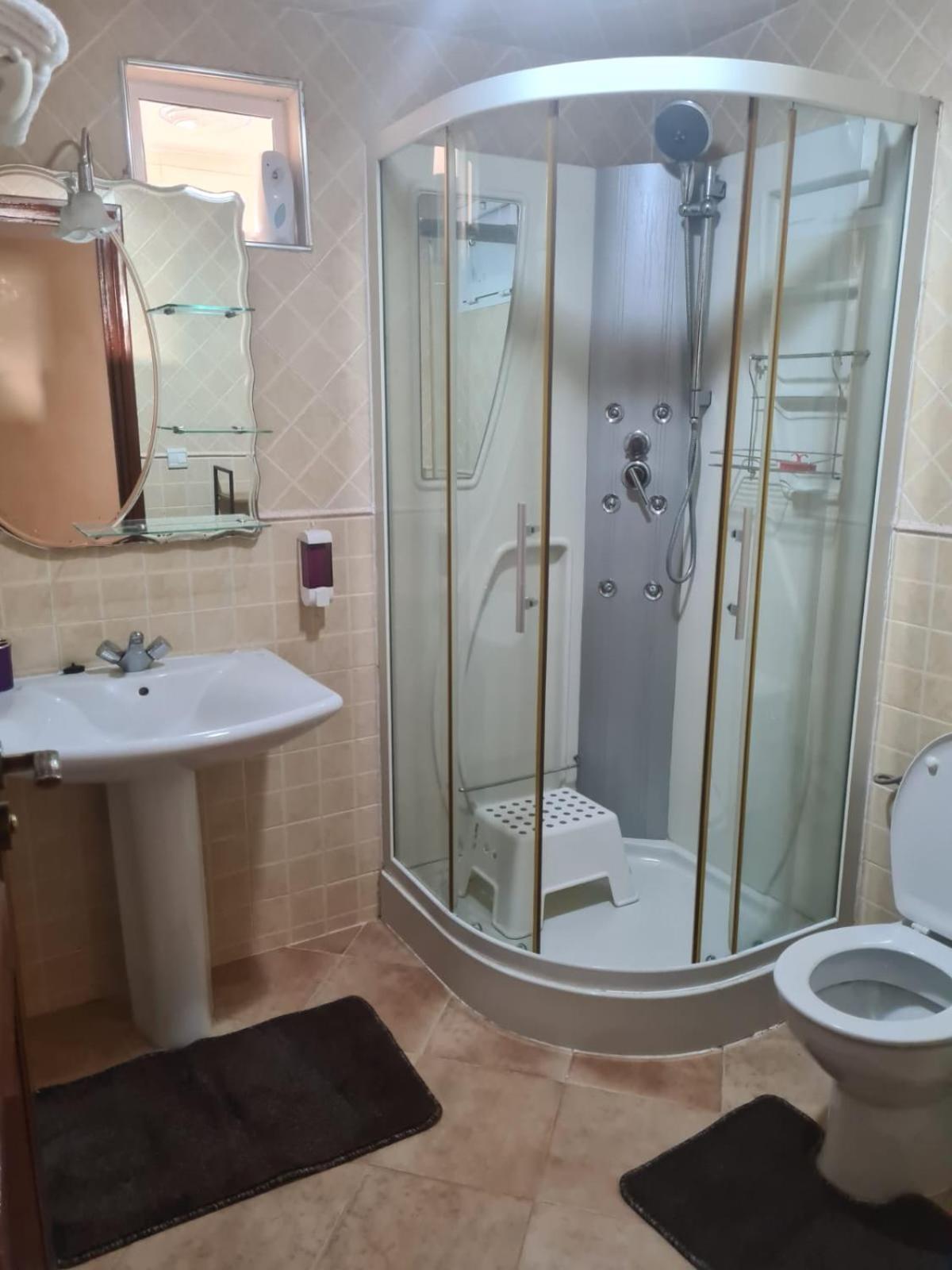 Maison Moderne De 370m2 Sur 3 Etages Agadir